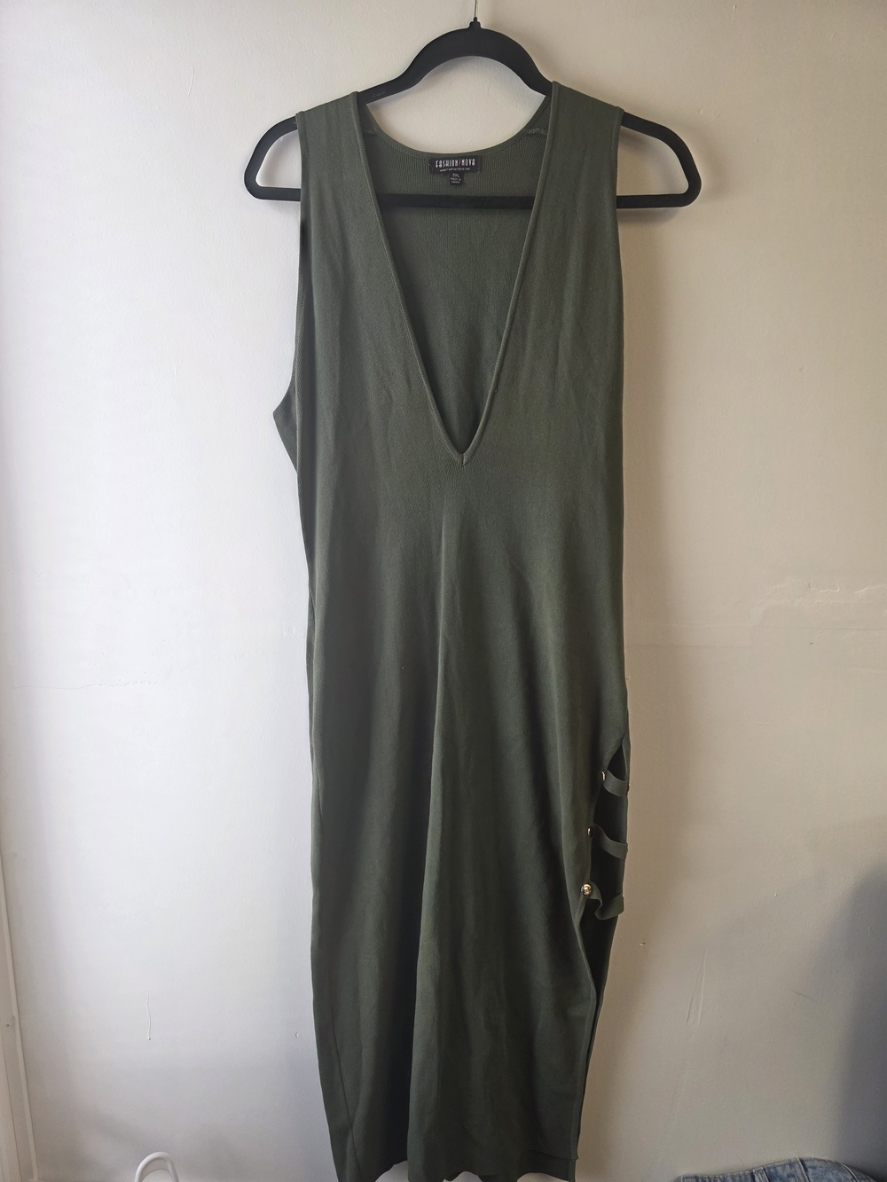 Olive Green V-Neck Sleeveless Midi Dress